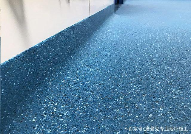 防静电环氧自流平与环氧彩砂地坪的区别